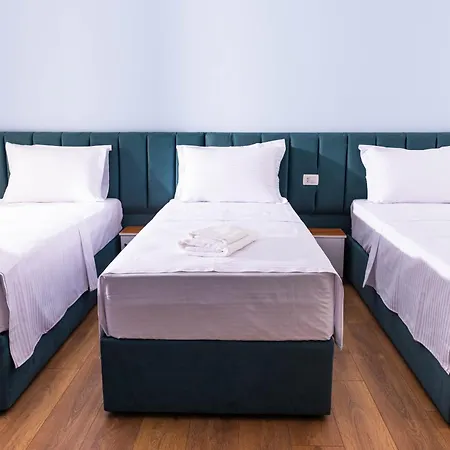Max Hotel