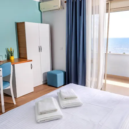 Hotel Max 2*